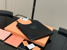 ミュウミュウバッグ Miu Miu 2025新作 トートバッグ