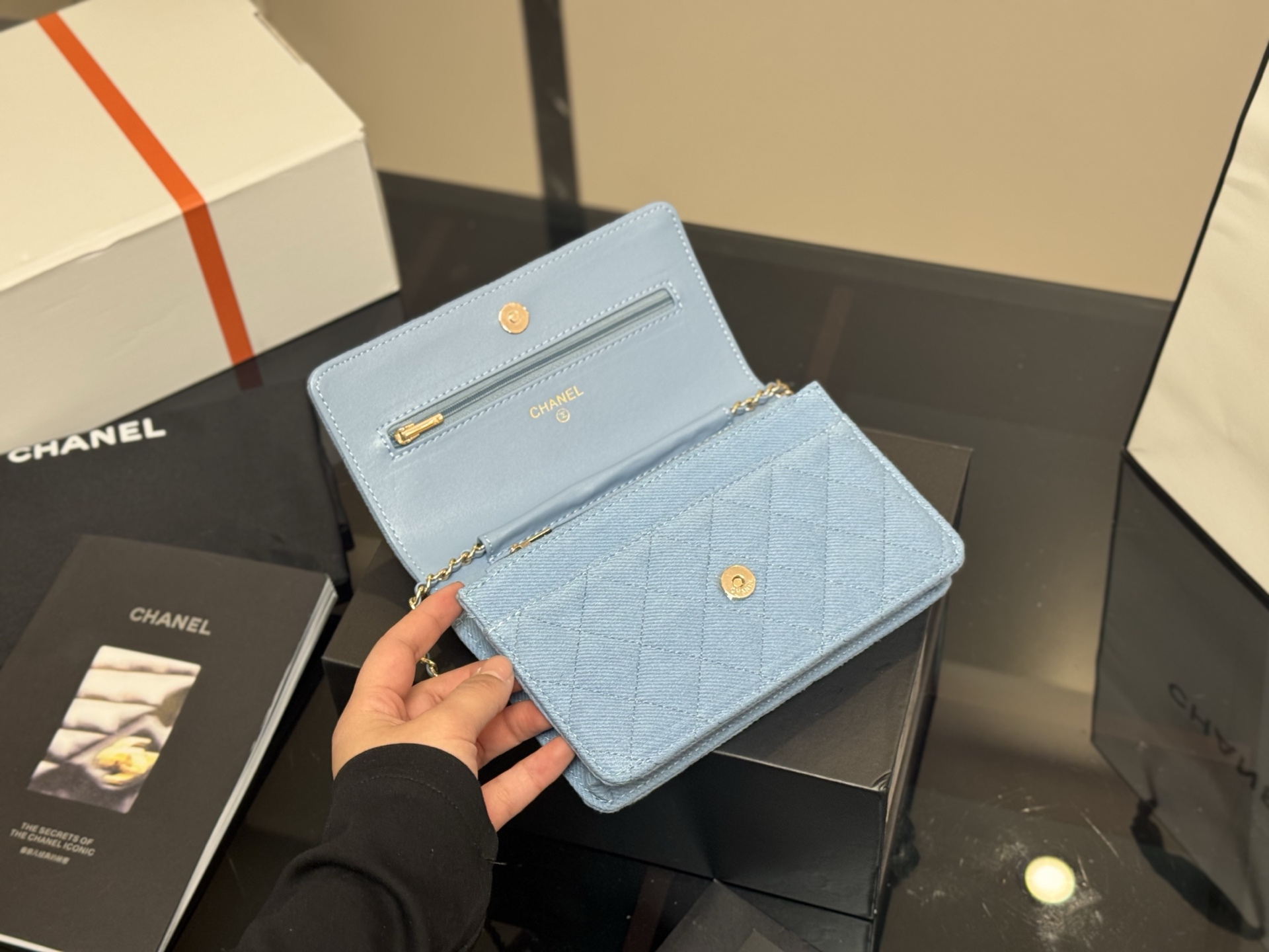 シャネルバッグ CHANEL 2025新作 ハンドバッグ