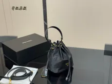 プラダバッグ PRADA 2025新作 バケットバッグ
