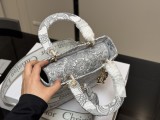 ディオールバッグ DIOR 2025新作 ダイアナ妃バッグ