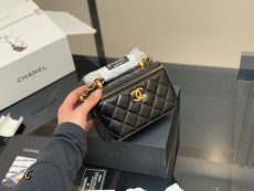 シャネルバッグ CHANEL 2025新作 パケット