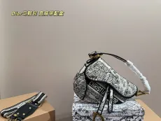 ディオールバッグ DIOR 2025新作 サドルバッグ