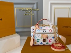ルイヴィトンバッグ LOUIS VUITTON 2025新作 化粧ポーチ