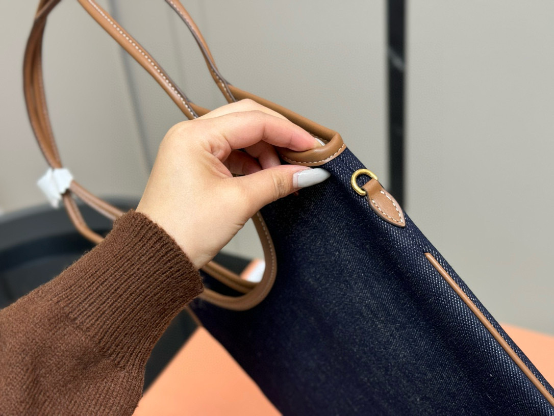 ミュウミュウバッグ Miu Miu 2025新作 トートバッグ