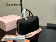 ミュウミュウバッグ Miu Miu 2025新作 ブリーフケース