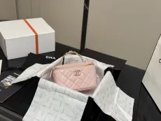 シャネルバッグ CHANEL 2025新作 化粧ポーチ