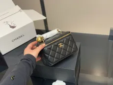 シャネルバッグ CHANEL 2025新作 パケット