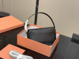 ミュウミュウバッグ Miu Miu 2025新作 クロスボディバッグ