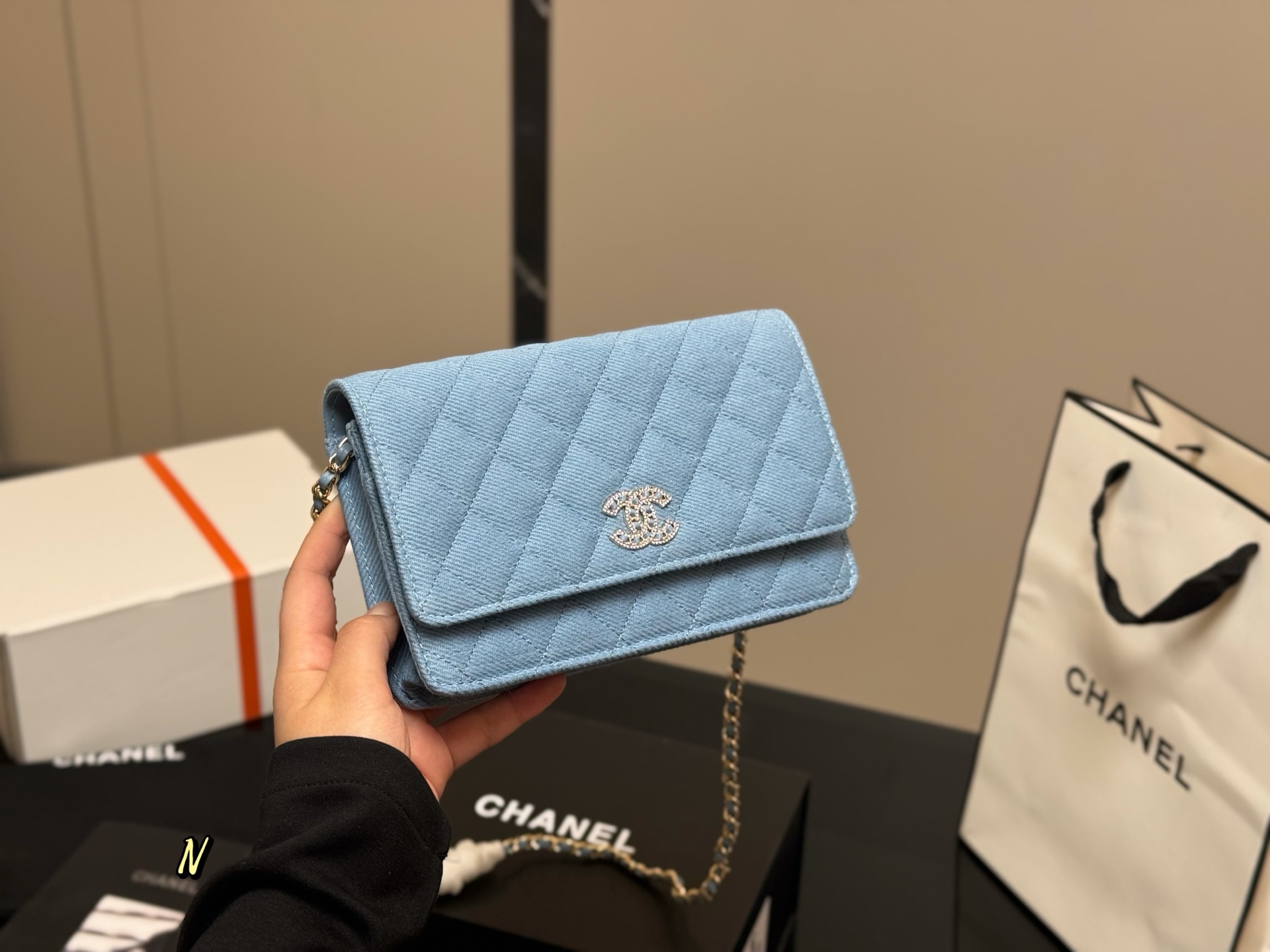 シャネルバッグ CHANEL 2025新作 ハンドバッグ