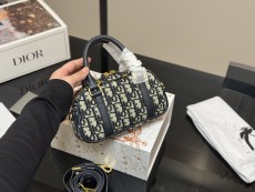 ディオールバッグ DIOR 2025新作 パケット