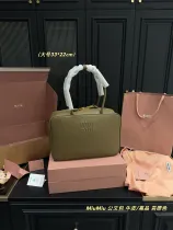 ミュウミュウバッグ Miu Miu 2025新作 ブリーフケース