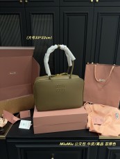 ミュウミュウバッグ Miu Miu 2025新作 ブリーフケース
