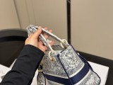 ディオールバッグ DIOR 2025新作 ダイアナ妃バッグ