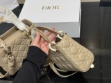 ディオールバッグ DIOR 2025新作 ダイアナ妃バッグ