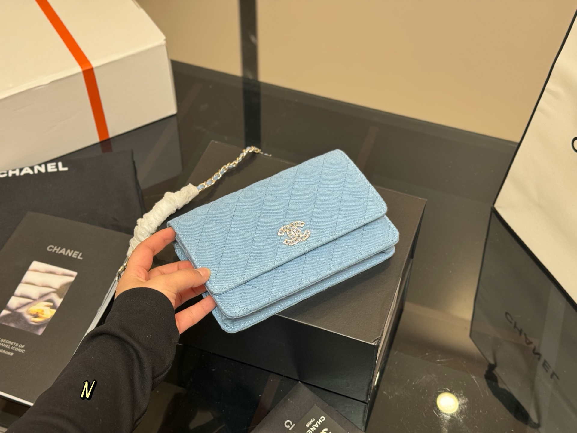 シャネルバッグ CHANEL 2025新作 ハンドバッグ