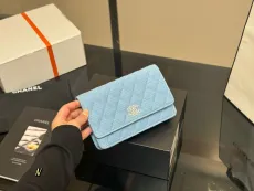 シャネルバッグ CHANEL 2025新作 ハンドバッグ