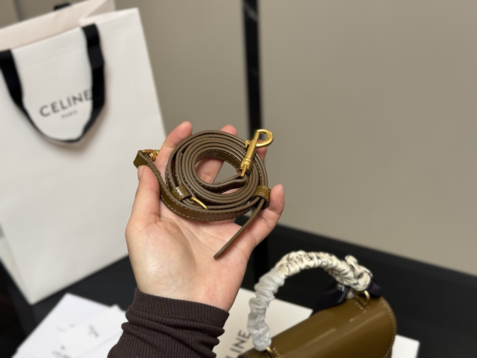 セリーヌバッグ CELINE 2025新作 小さなハンドバッグ