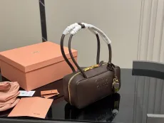 ミュウミュウバッグ Miu Miu 2025新作 ブリーフケース
