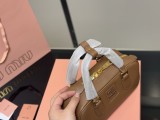 ミュウミュウバッグ Miu Miu 2025新作 ブリーフケース