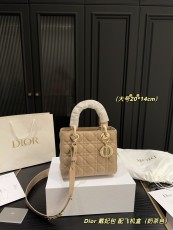 ディオールバッグ DIOR 2025新作 ダイアナ妃バッグ