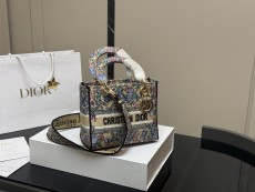 ディオールバッグ DIOR 2025新作 ダイアナ妃バッグ