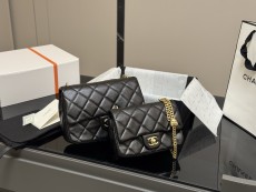 シャネルバッグ CHANEL 2025新作 チェーンバッグ