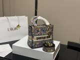 ディオールバッグ DIOR 2025新作 ダイアナ妃バッグ