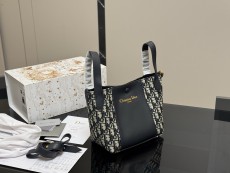 ディオールバッグ DIOR 2025新作 バケットバッグ