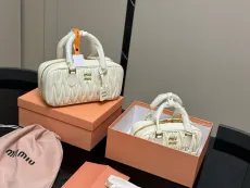 ミュウミュウバッグ Miu Miu 2025新作 小さなハンドバッグ