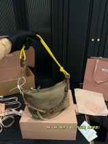 ミュウミュウバッグ Miu Miu 2025新作 パケット ミュウミュウバッグ Miu Miu 2025新作 パケット