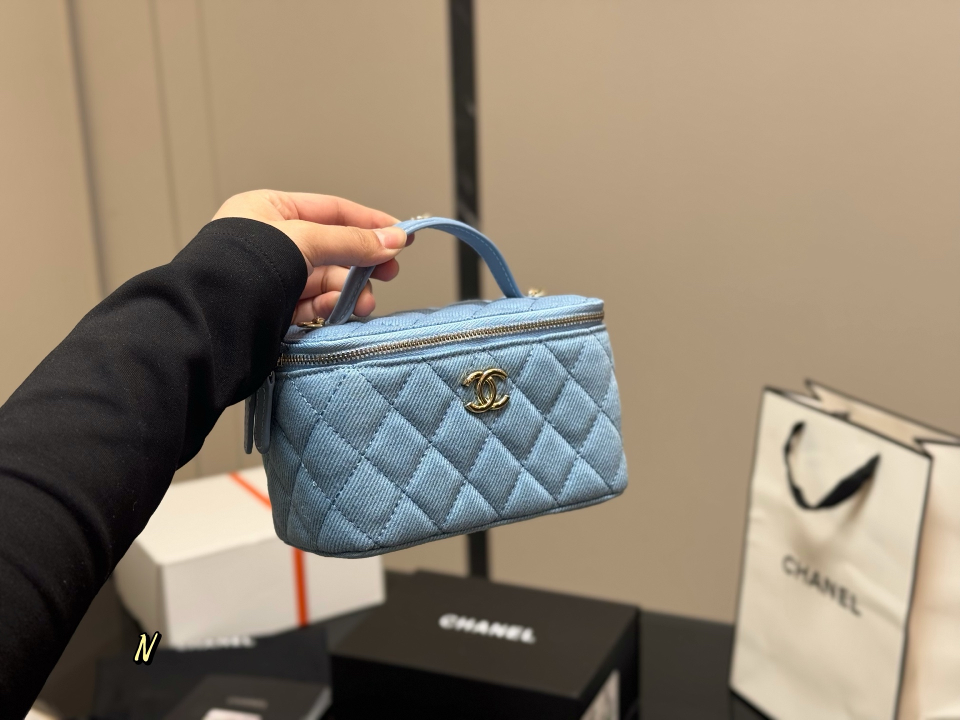 シャネルバッグ CHANEL 2025新作 ハンドバッグ