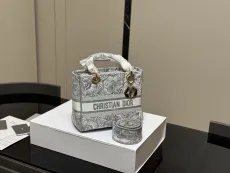ディオールバッグ DIOR 2025新作 ダイアナ妃バッグ