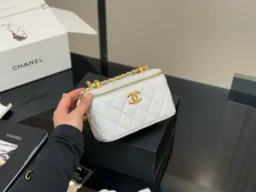 シャネルバッグ CHANEL 2025新作 パケット