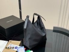 プラダバッグ PRADA 2025新作 トートバッグ