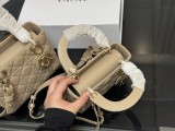 ディオールバッグ DIOR 2025新作 ダイアナ妃バッグ