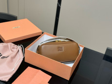 ミュウミュウバッグ Miu Miu 2025新作 バゲット