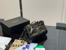 プラダバッグ PRADA 2025新作 アンダーアームバッグ