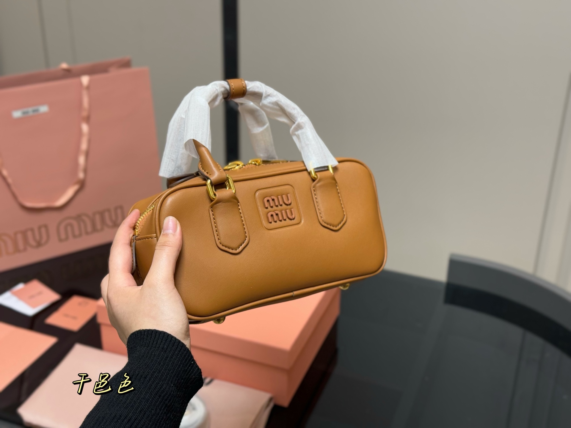 ミュウミュウバッグ Miu Miu 2025新作 ブリーフケース