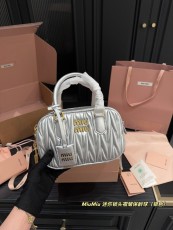 ミュウミュウバッグ Miu Miu 2025新作 パケット