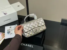 シャネルバッグ CHANEL 2025新作 ハンドバッグ