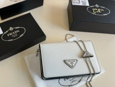 プラダバッグ PRADA 2025新作 クロスボディバッグ