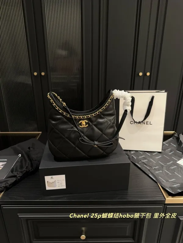 シャネルバッグ CHANEL 2025新作 アンダーアームバッグ