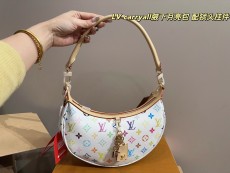 ルイヴィトンバッグ LOUIS VUITTON 2025新作 アンダーアームバッグ