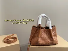 ボッテガヴェネタバッグ BOTTEGA VENETA 2025新作 トートバッグ