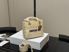 ディオールバッグ DIOR 2025新作 ダイアナ妃バッグ