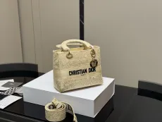 ディオールバッグ DIOR 2025新作 ダイアナ妃バッグ