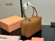 ミュウミュウバッグ Miu Miu 2025新作 ブリーフケース