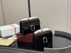 グッチバッグ GUCCI 2025新作 ハンドバッグ