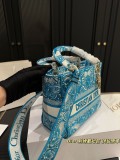 ディオールバッグ DIOR 2025新作 ダイアナ妃バッグ