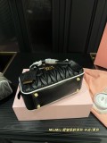 ミュウミュウバッグ Miu Miu 2025新作 ハンドバッグ